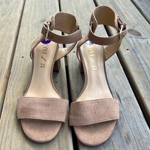 Tan short heeled sandals